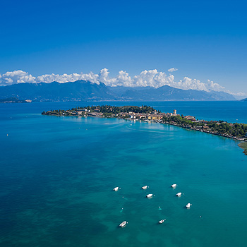 Vista della penisola di Sirmione