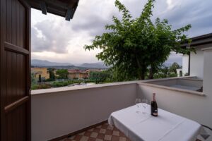 Locanda da Vittorio Manerba, balcone vista lago